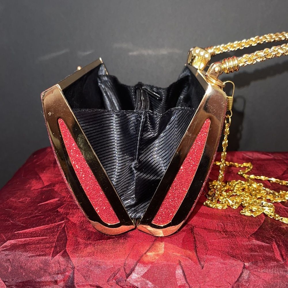 Red Glitter and Gold Evening Clutch Bag Gold Chain Strap - Picture 5 of 13